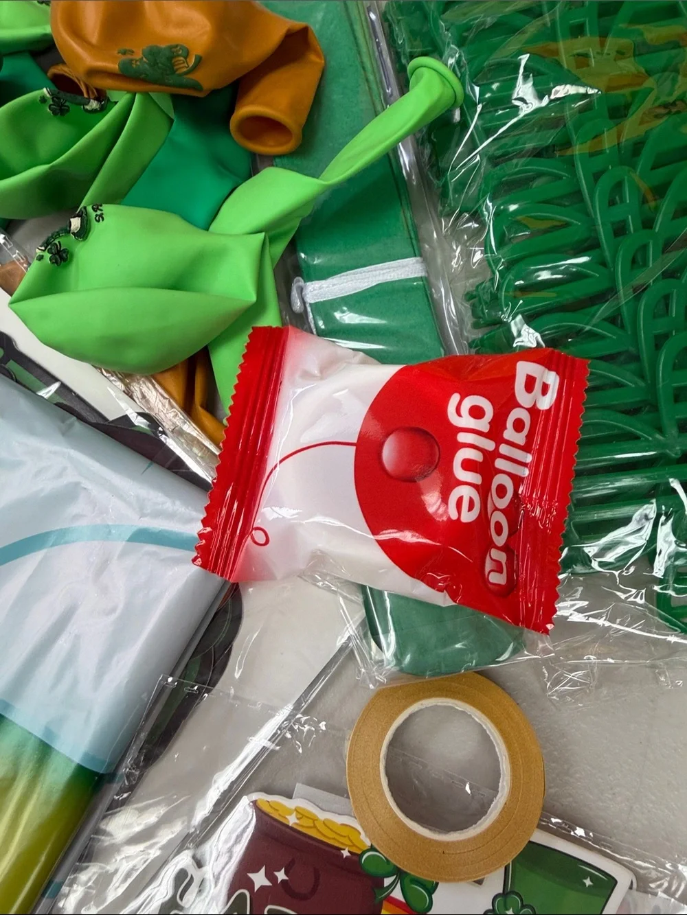 St. Patrick Party Balloon Decorations Kit - banner, Mylar balloons, glasses more